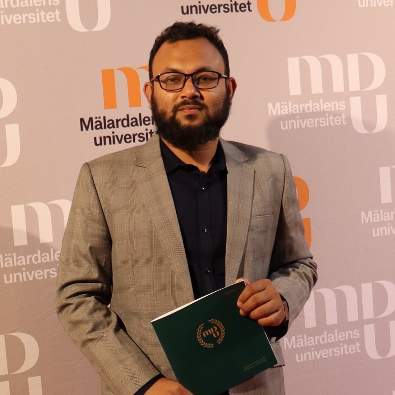 phdHolder Image